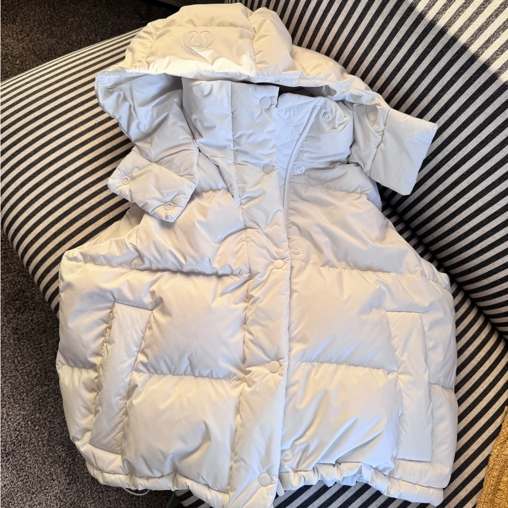 White Lululemon wunder puff vest